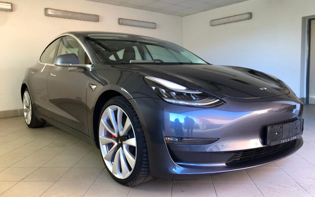 Tesla model 3 Performance