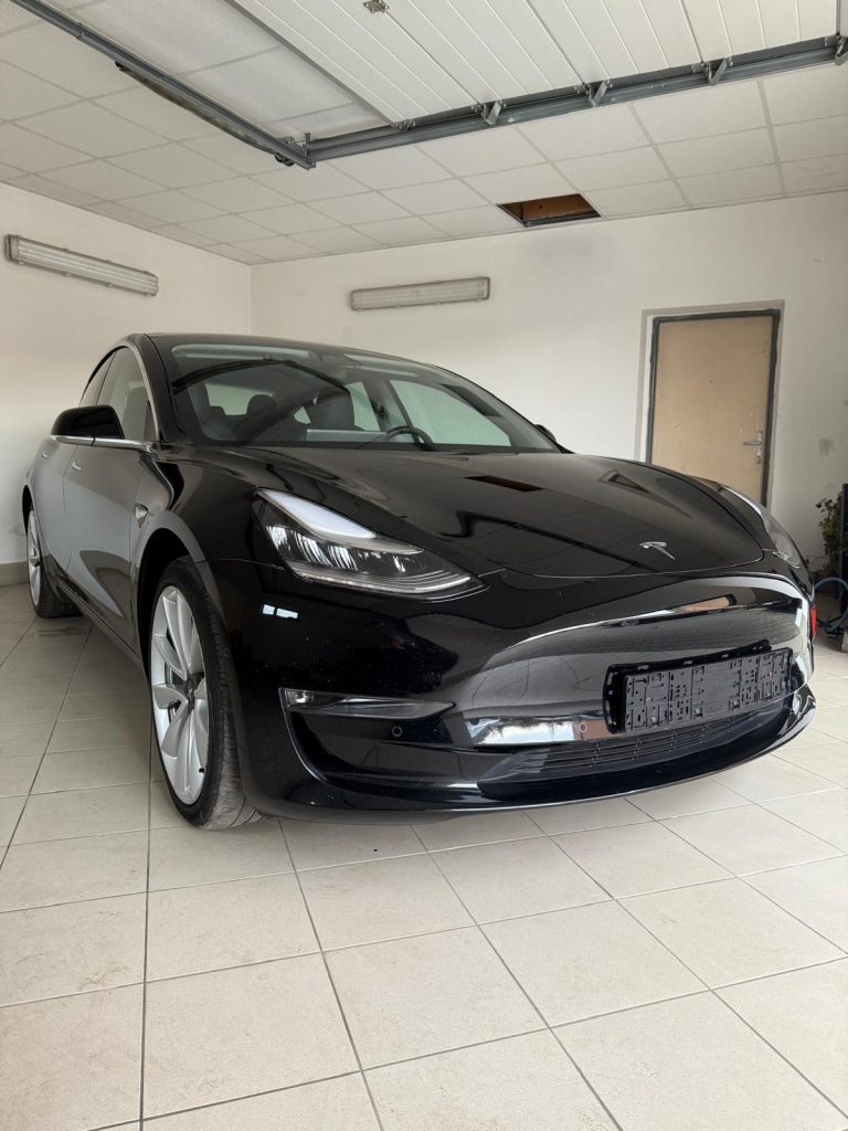 Tesla model 3 Long Range
