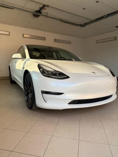 Tesla model 3 Performance