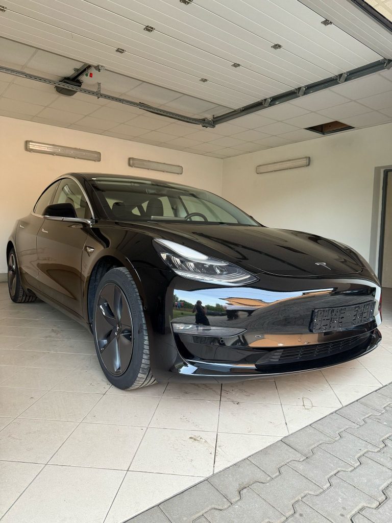 Tesla model 3 Standard Range Plus