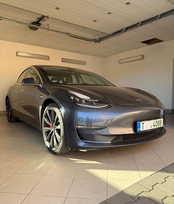 Tesla model 3 Performance