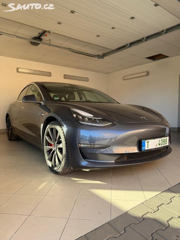 Tesla model 3 Performance
