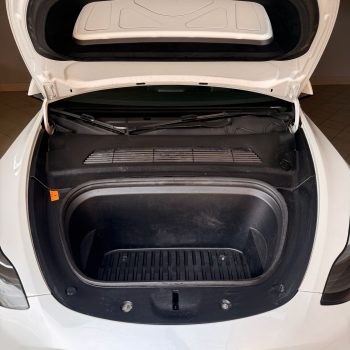 Tesla model Y Long Range SOH 100% full