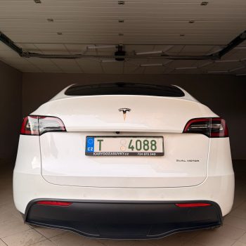Tesla model Y Long Range SOH 100% full