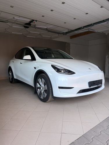 Tesla Model Y RWD