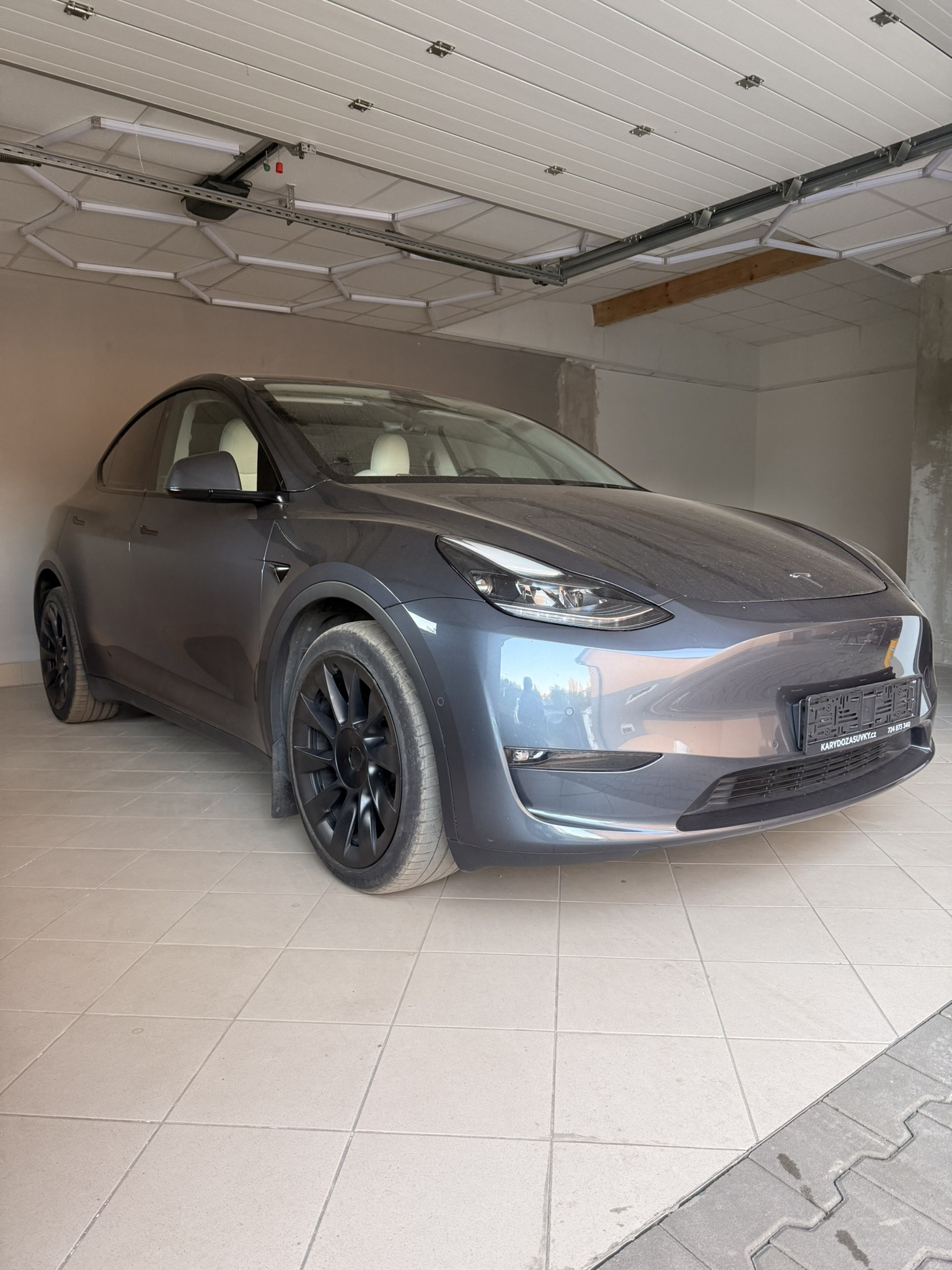 Tesla Model Y Dual Motor AWD