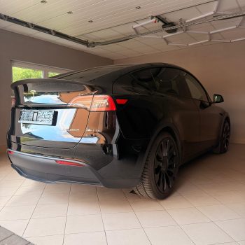 Tesla Model Y Performance full