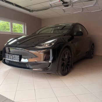 Tesla Model Y Performance full