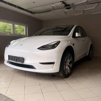 Tesla Model Y Standard Range full