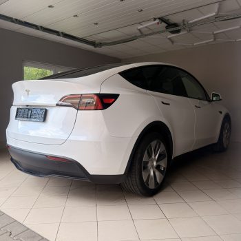 Tesla Model Y Standard Range full