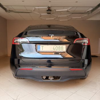 Tesla Model Y Standard Range full