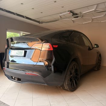 Tesla Model Y Standard Range full