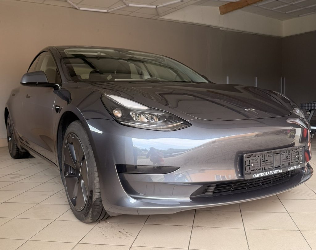 Tesla Model 3 Standard Range