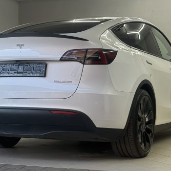 Tesla Model Y Performance full