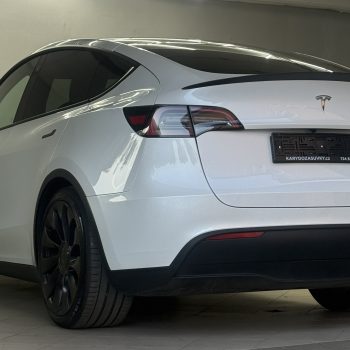 Tesla Model Y Performance full